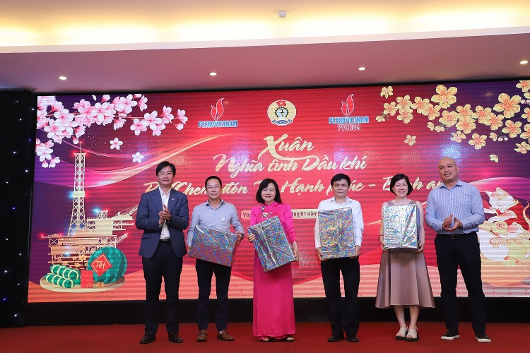 Công đoàn PV Chem tổ chức “Xuân nghĩa tình – Tết hạnh phúc bình an” cho người lao động khu vực phía Nam Công đoàn PVChem tổ chức “Xuân nghĩa tình – Tết hạnh phúc, bình an” cho người lao động khu vực phía Nam