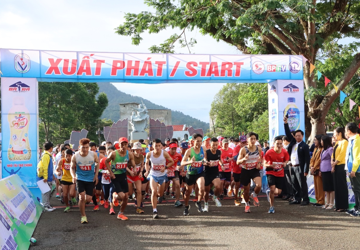 Giải Vô địch quốc gia Việt dã leo núi “Chinh phục đỉnh cao Bà Rá” lần thứ 28: Hội tụ đông đảo VĐV làng thể thao chuyên nghiệp