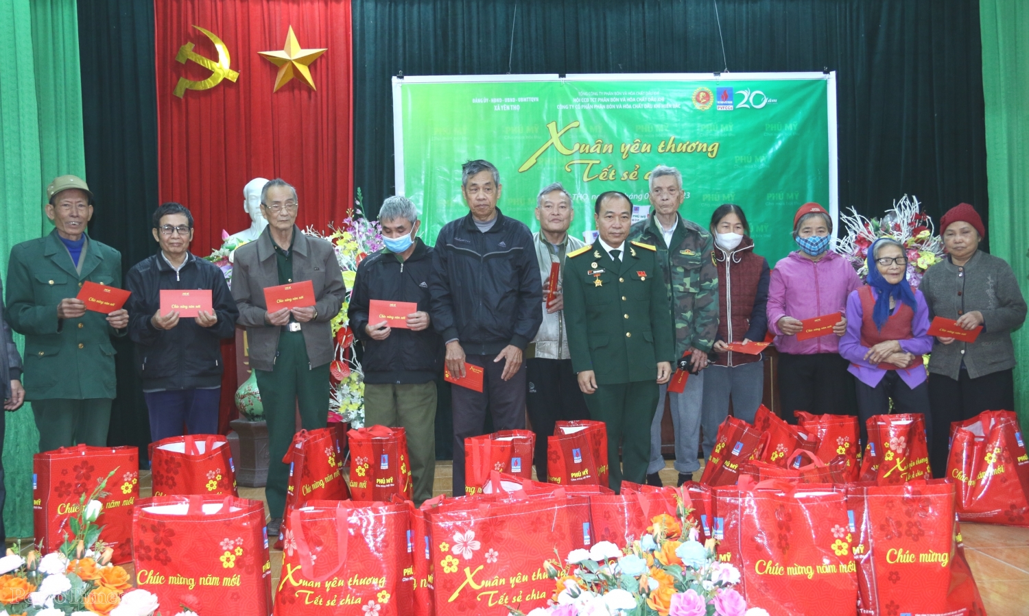 Hội Cựu chiến binh PVFCCo tổ chức chương trình “Xuân yêu thương - Tết sẻ chia” tại Nam Định, Thái Bình Hội Cựu chiến binh PVFCCo tổ chức chương trình “Xuân yêu thương - Tết sẻ chia” tại Nam Định, Thái Bình