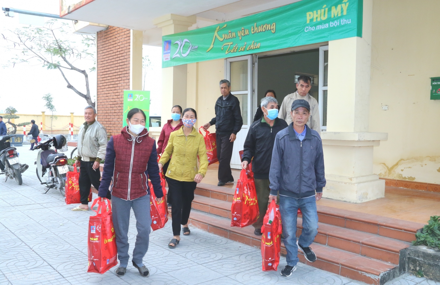 Hội Cựu chiến binh PVFCCo tổ chức chương trình “Xuân yêu thương - Tết sẻ chia” tại Nam Định, Thái Bình Hội Cựu chiến binh PVFCCo tổ chức chương trình “Xuân yêu thương - Tết sẻ chia” tại Nam Định, Thái Bình