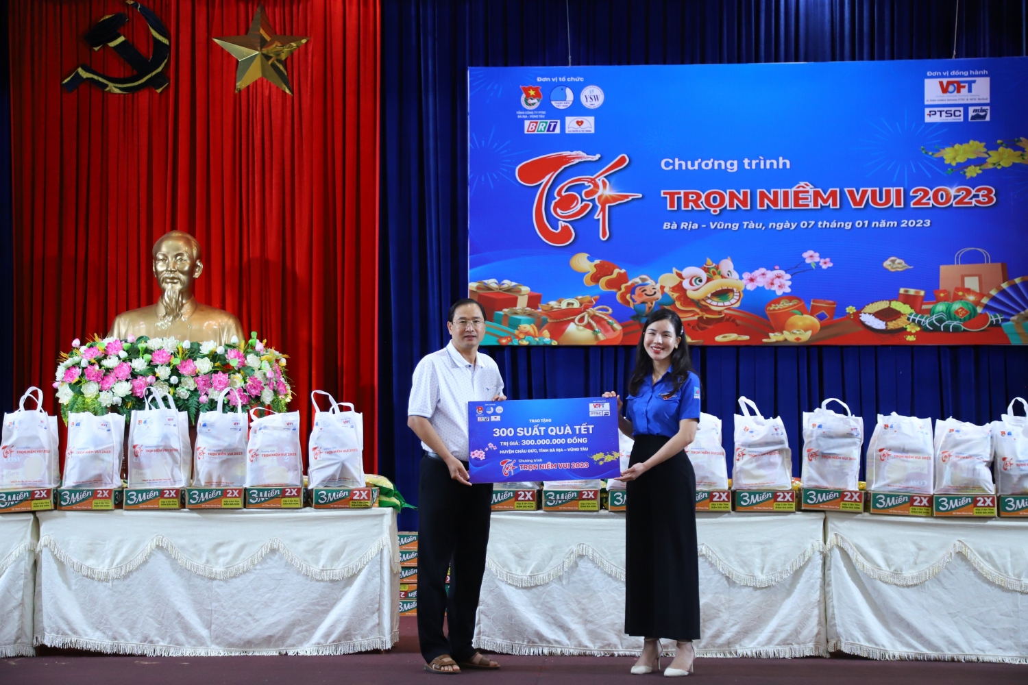 Tuổi trẻ PTSC mang “Tết trọn niềm vui” đến đồng bào dân tộc thiểu số Tuổi trẻ PTSC mang “Tết trọn niềm vui” đến đồng bào dân tộc thiểu số