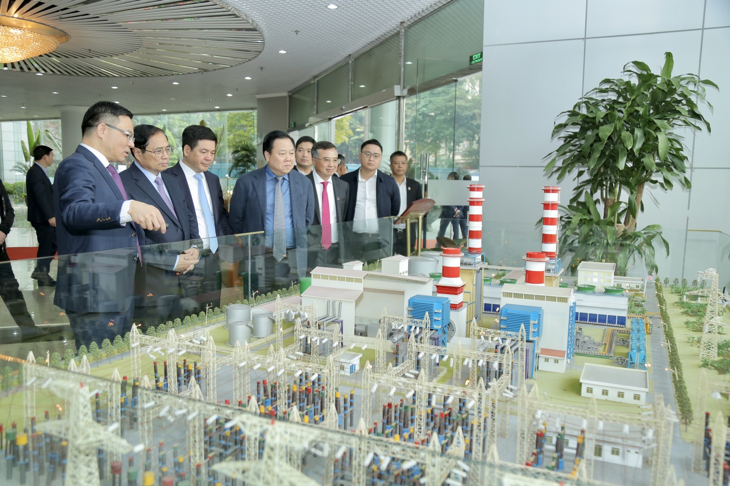 Thủ tướng Chính phủ Phạm Minh Chính dự và chỉ đạo Hội nghị tổng kết năm 2022, triển khai nhiệm vụ năm 2023 của Petrovietnam