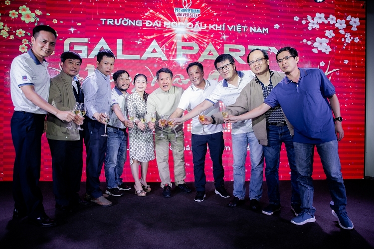 PVU: Sôi nổi và gắn kết cùng chương trình Team building Xuân Quý Mão 2023 “Cơ hội mới - Thách thức mới - Mục tiêu & Hành động PVU: Sôi nổi và gắn kết cùng chương trình Team building Xuân Quý Mão 2023 “Cơ hội mới - Thách thức mới - Mục tiêu và Hành động