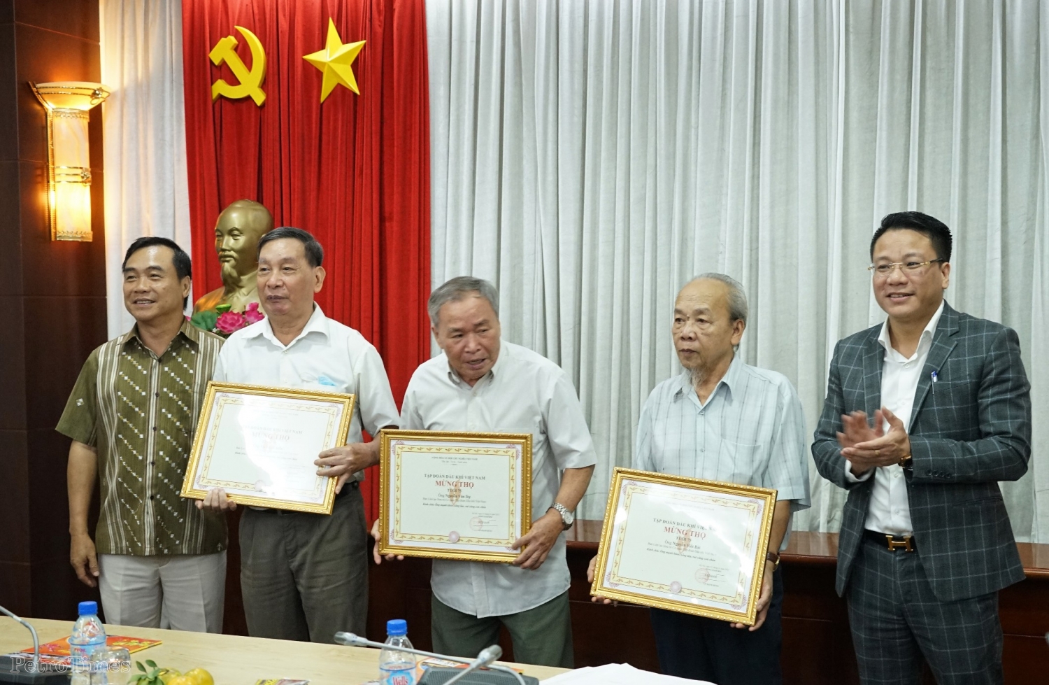 Lãnh đạo Petrovietnam gặp mặt, tri ân cán bộ hưu trí Cơ quan Tập đoàn Xuân Quý Mão 2023 Lãnh đạo Petrovietnam gặp mặt, tri ân cán bộ hưu trí Cơ quan Tập đoàn Xuân Quý Mão 2023