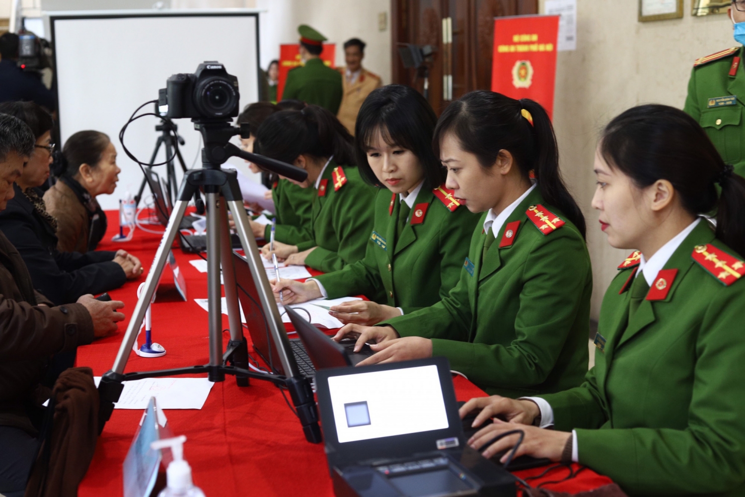 Trẻ dưới 6 tuổi sắp được cấp thẻ căn cước công dân?