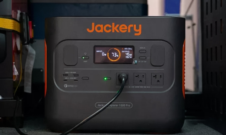 Jackery ra mắt máy phát điện năng lượng mặt trời