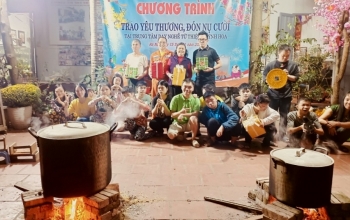 EVNHANOI mang “Tết ấm” đến với những hoàn cảnh khó khăn