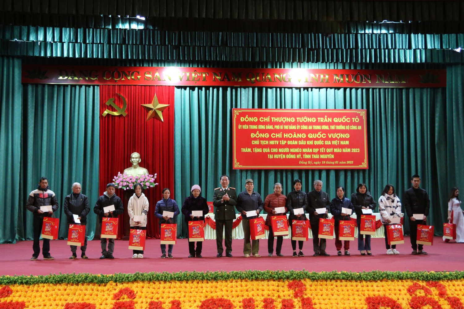 Lãnh đạo Bộ Công an và Petrovietnam thăm, làm việc tại tỉnh Thái Nguyên Lãnh đạo Bộ Công an và Petrovietnam thăm, làm việc tại tỉnh Thái Nguyên