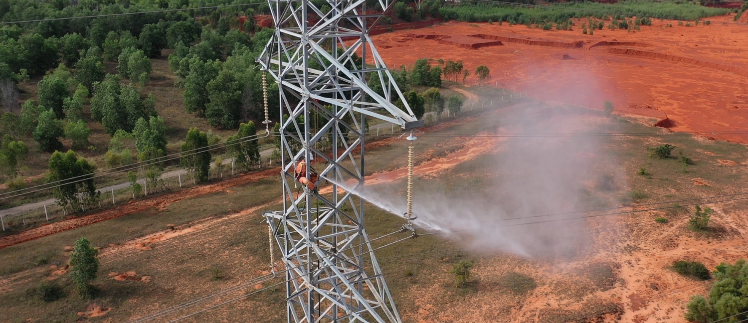 Giữ vững an ninh, an toàn hệ thống truyền tải điện dịp tết Nguyên đán 2023