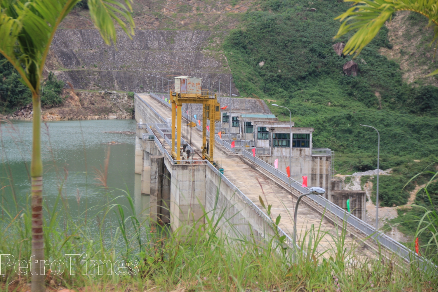 Chuyện đón Tết trên đập thuỷ điện Đakđrinh của chàng trai người Cadong