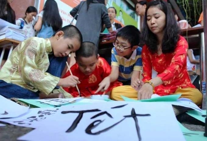 Tết được thế hệ Gen Z cảm nhận như một lễ hội (Ảnh: M.H).