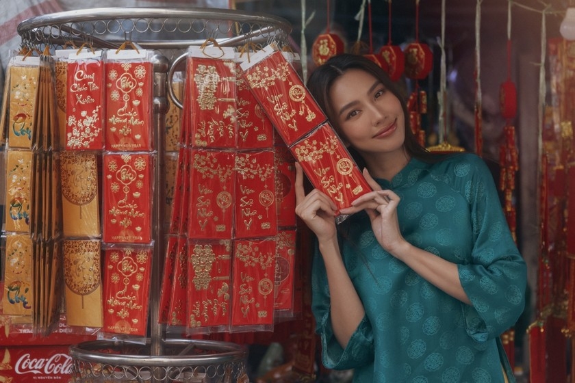 Thùy Tiên dịu dàng trong bộ ảnh đón Xuân