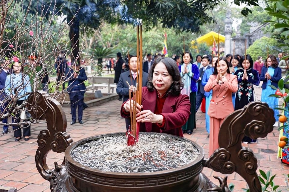 Tưng bừng khai hội đền Hai Bà Trưng Xuân Quý Mão 2023