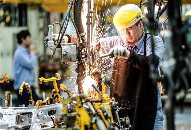 Dây chuyền hàn khung xe ô tô tại Công ty ô tô Toyota Việt Nam, vốn đầu tư của Nhật Bản tại Vĩnh Phúc