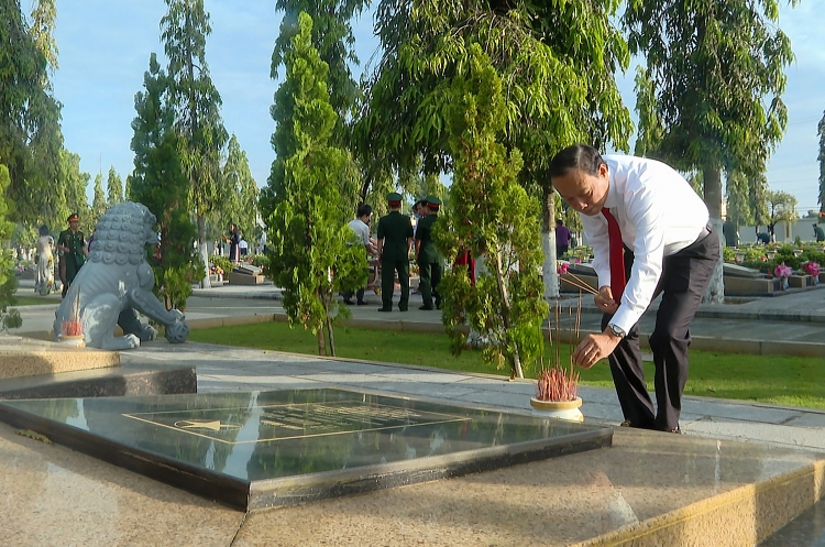 Bà Rịa – Vũng Tàu: Tổ chức kỷ niệm 93 năm Ngày thành lập Đảng cộng sản Việt Nam Bà Rịa - Vũng Tàu: Tổ chức kỷ niệm 93 năm Ngày thành lập Đảng Cộng sản Việt Nam