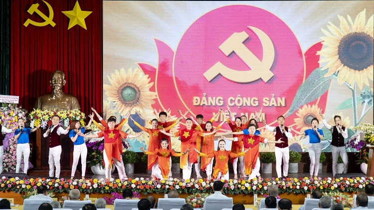 Bà Rịa – Vũng Tàu: Tổ chức kỷ niệm 93 năm Ngày thành lập Đảng cộng sản Việt Nam Bà Rịa - Vũng Tàu: Tổ chức kỷ niệm 93 năm Ngày thành lập Đảng Cộng sản Việt Nam