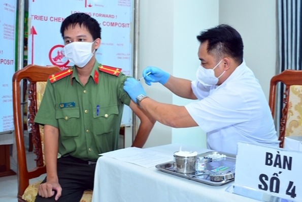 Rà soát chế độ phụ cấp đối với cán bộ y tế dự phòng, y tế cơ sở trong lực lượng vũ trang