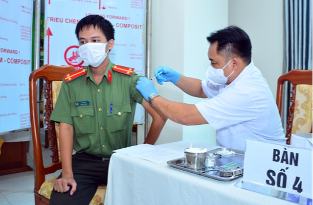 Rà soát chế độ phụ cấp đối với cán bộ y tế dự phòng, y tế cơ sở trong lực lượng vũ trang