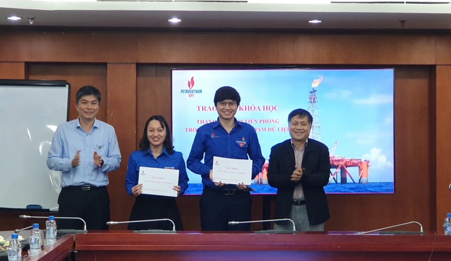 VPI trao giải thưởng cho 11 sản phẩm dữ liệu dầu khí