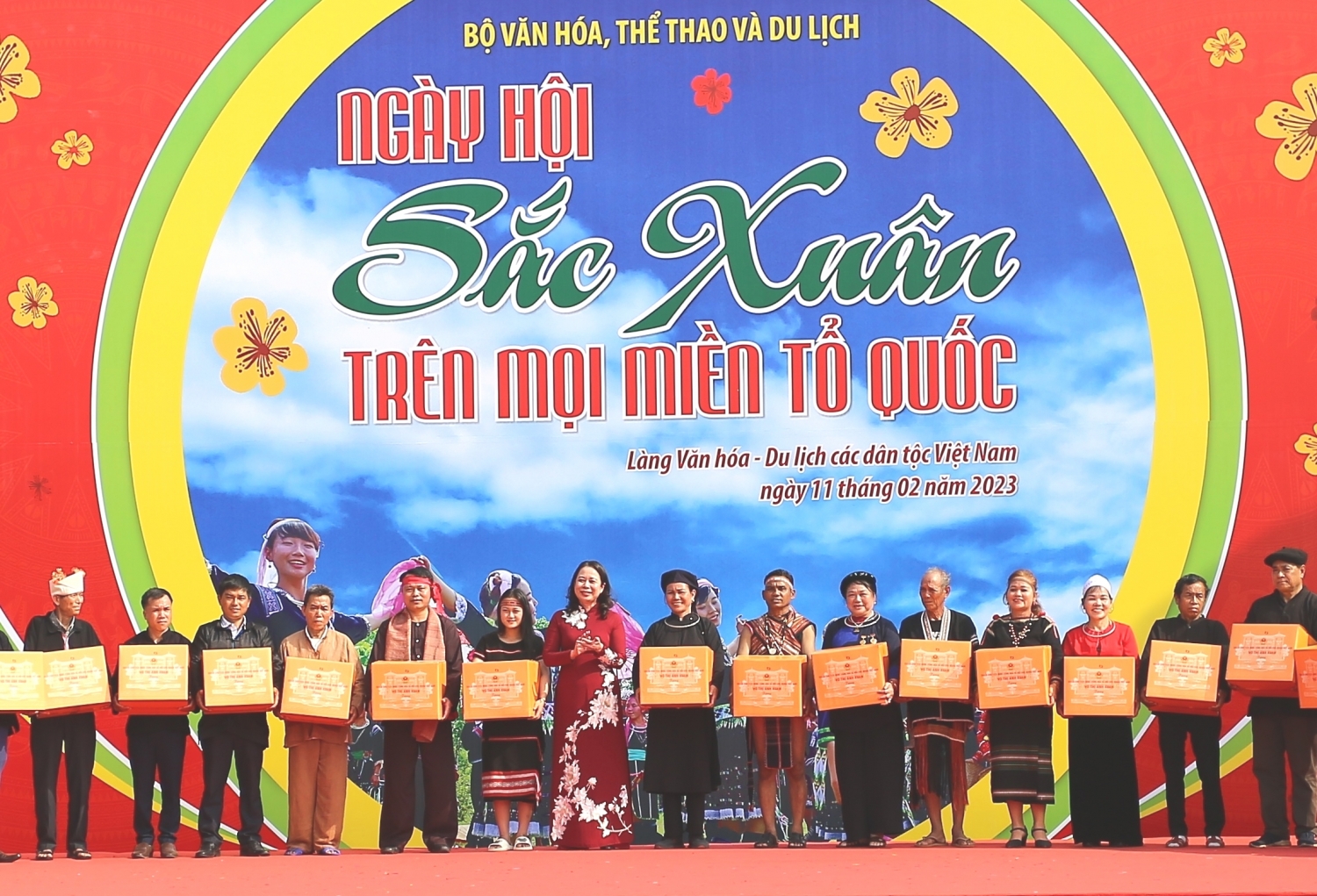 Tưng bừng ngày hội “Sắc xuân trên mọi miền Tổ quốc” Xuân Quý Mão 2023