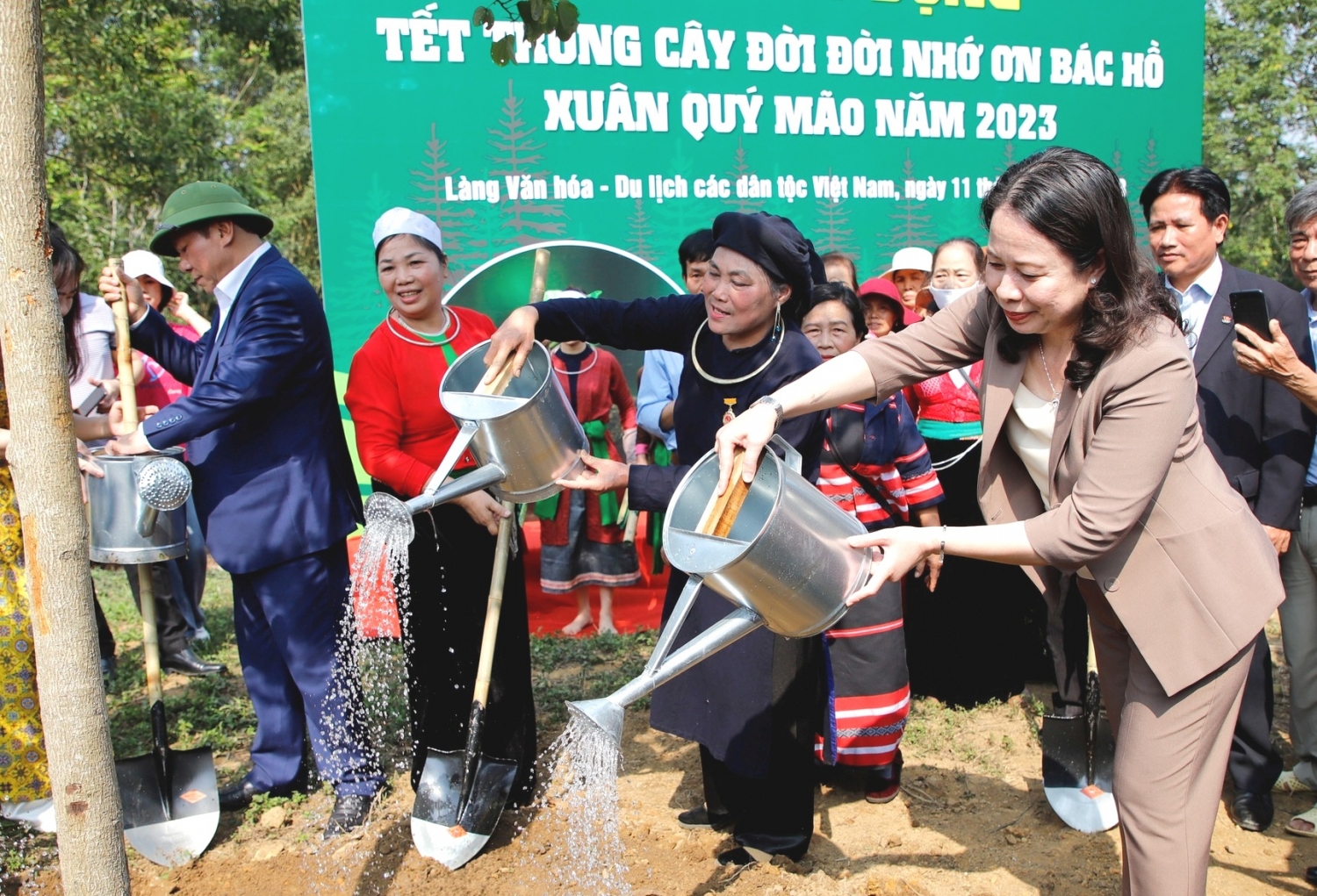 Tưng bừng ngày hội “Sắc xuân trên mọi miền Tổ quốc” Xuân Quý Mão 2023