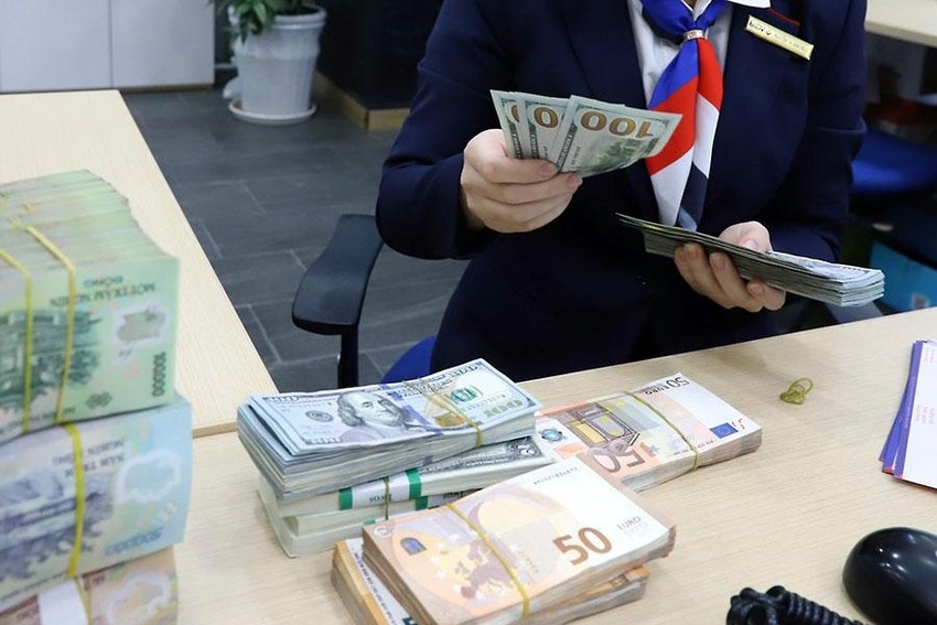 Người dân được chuyển tiền ra nước ngoài tối đa bao nhiêu USD/lần?