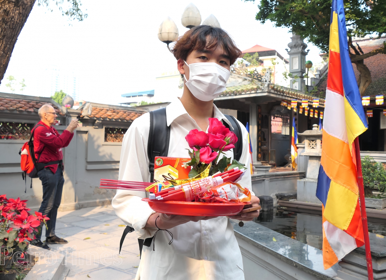 Giới trẻ Hà Nội nô nức đi chùa cầu duyên trước thềm lễ tình nhân Giới trẻ Hà Nội nô nức đi chùa cầu duyên trước thềm lễ tình nhân