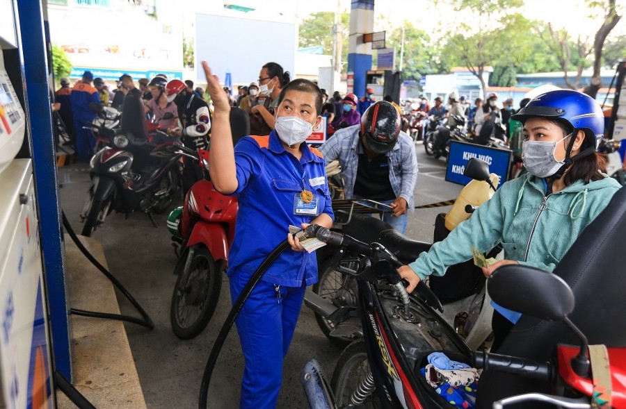 Giá xăng dầu chiều nay sẽ giảm mạnh tới 1.000 đồng/lít