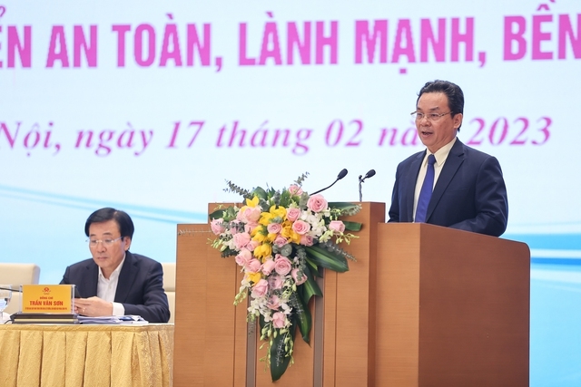 Ngân hàng còn lo hơn cả doanh nghiệp bất động sản