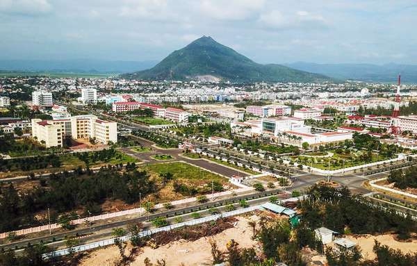 Tin bất động sản ngày 20/2: Khánh Hòa thu hồi đất ven biển