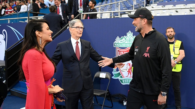 Tập đoàn FSG quyết định không bán Liverpool
