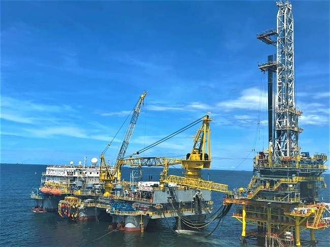 Giàn khoan nước sâu PV DRILLING V tại Brunei.
