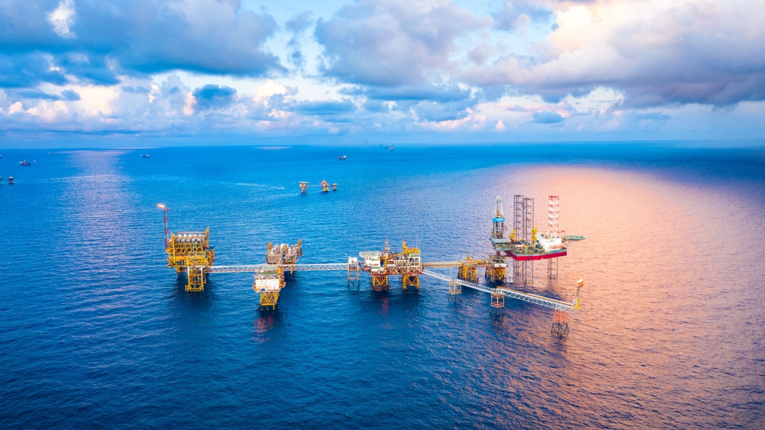 Phân cấp cho Tập đoàn Dầu khí Quốc gia Việt Nam (Petrovietnam) thực hiện một số chức năng, nhiệm vụ quản lý được Chính phủ giao là một điểm mới của Luật Dầu khí năm 2022