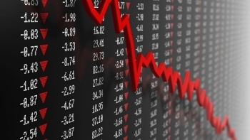 Tin nhanh chứng khoán ngày 27/2: Tiếp tục trượt dốc, VN Index rơi về vùng 1.020 điểm