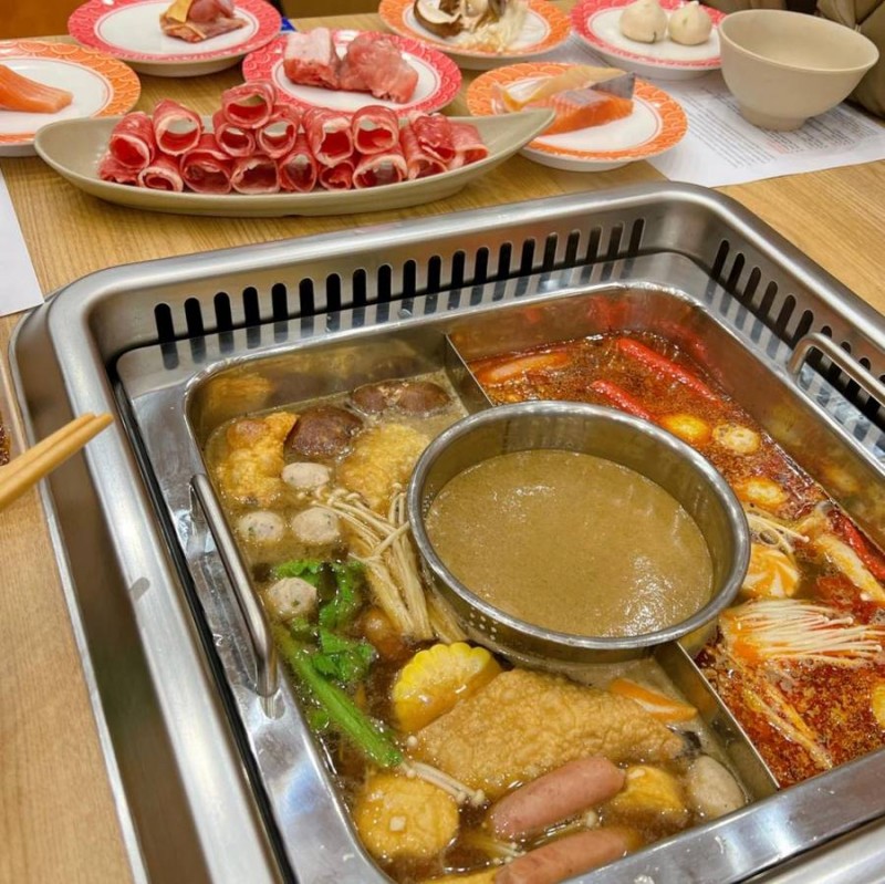 Joy in Mộc Châu - lẩu băng chuyền đặc sản địa phương