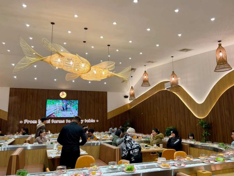 Joy in Mộc Châu - lẩu băng chuyền đặc sản địa phương