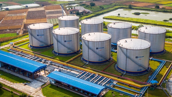 Tin tức kinh tế ngày 4/3: Nhập khẩu xăng dầu tăng mạnh