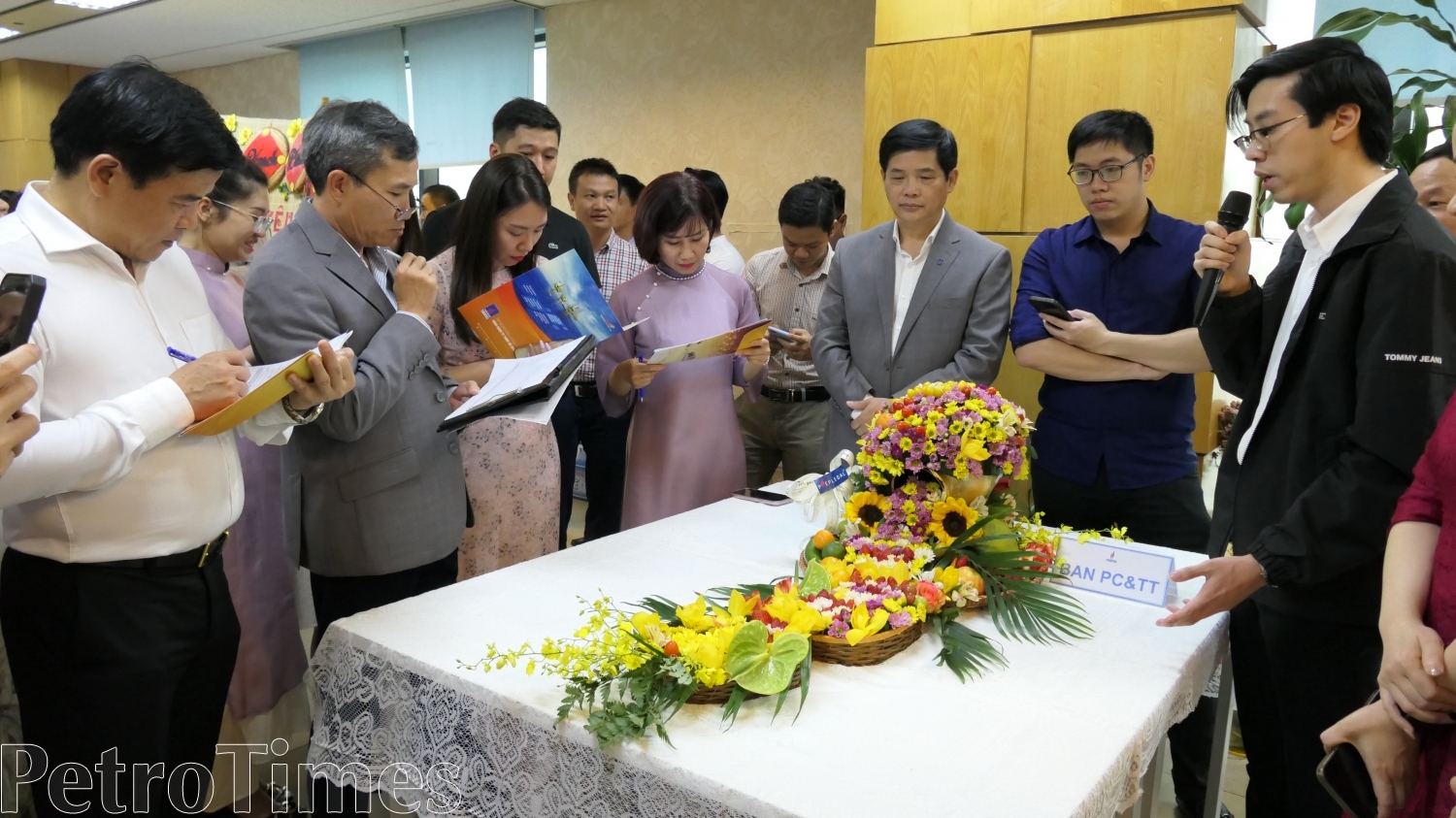 PVEP tổ chức hội thi “Hoa trái bốn mùa” kỷ niệm Ngày Quốc tế Phụ nữ