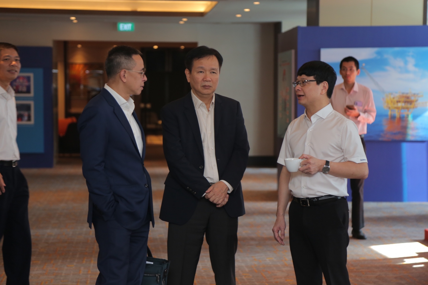 Bộ Công Thương và Petrovietnam tổ chức tọa đàm giới thiệu Luật Dầu khí năm 2022 đến các nhà thầu Dầu khí