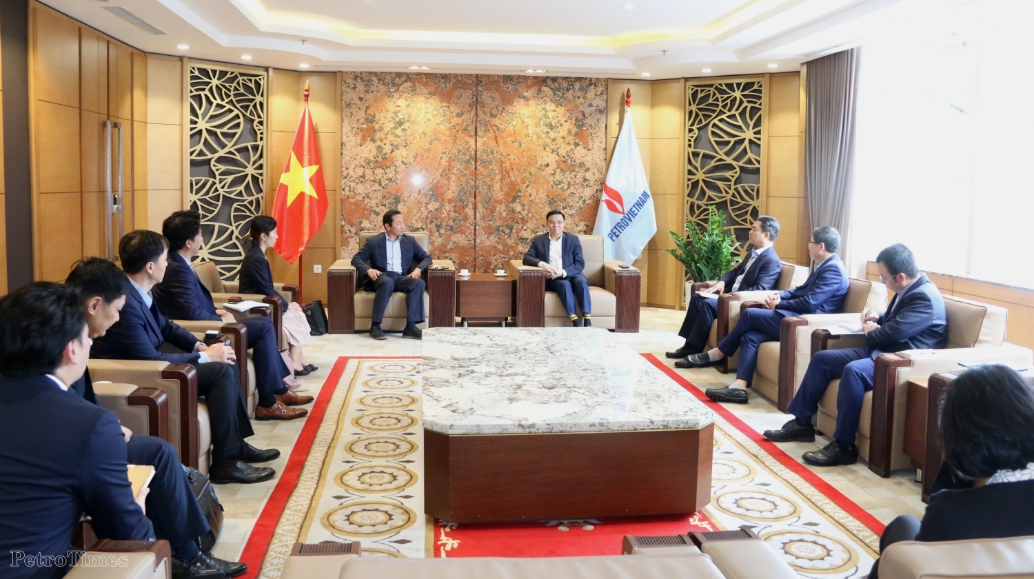 Tổng Giám đốc Petrovietnam Lê Mạnh Hùng tiếp Tổng Giám đốc Ban Năng lượng và Điện châu Á Marubeni