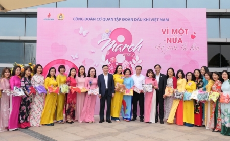 Phụ nữ Dầu khí hưởng ứng Tuần lễ Áo dài năm 2024