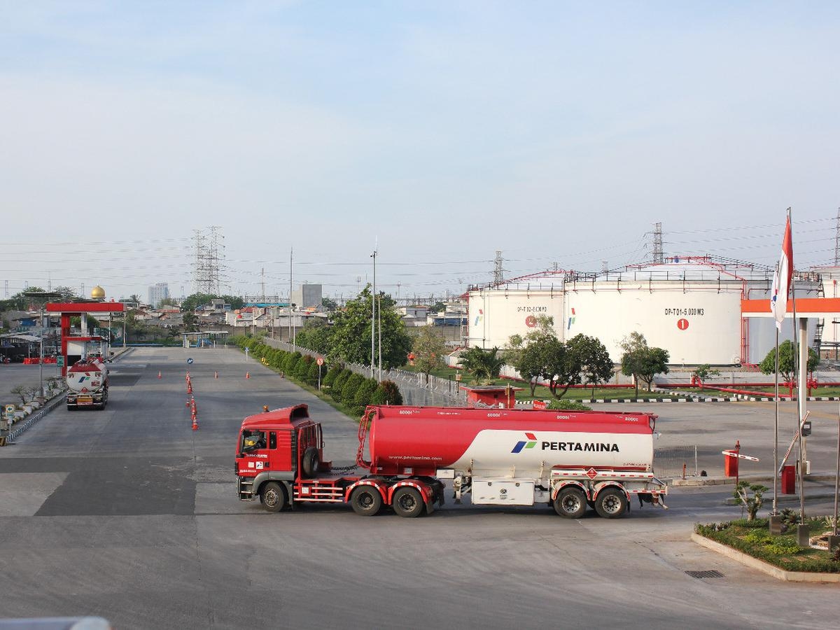 Đằng sau vụ cháy tổng kho xăng dầu tại Indonesia