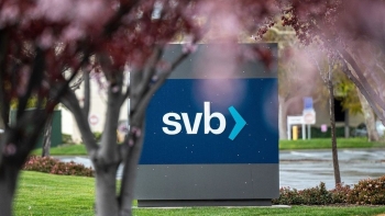 Thị trường chứng khoán thế giới ngày 11/3: Ngân hàng SVB sụp đổ, Dow Jones "bay" hơn 300 điểm