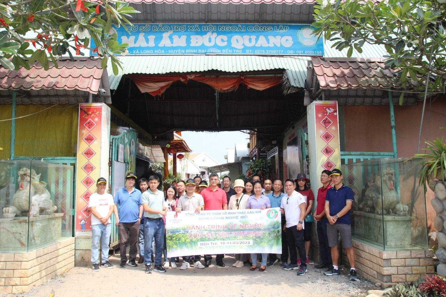“Hành trình về nguồn - Chia sẻ yêu thương” của Công đoàn bộ phận Công nghệ mỏ “Hành trình về nguồn - Chia sẻ yêu thương” của Công đoàn bộ phận Công nghệ mỏ