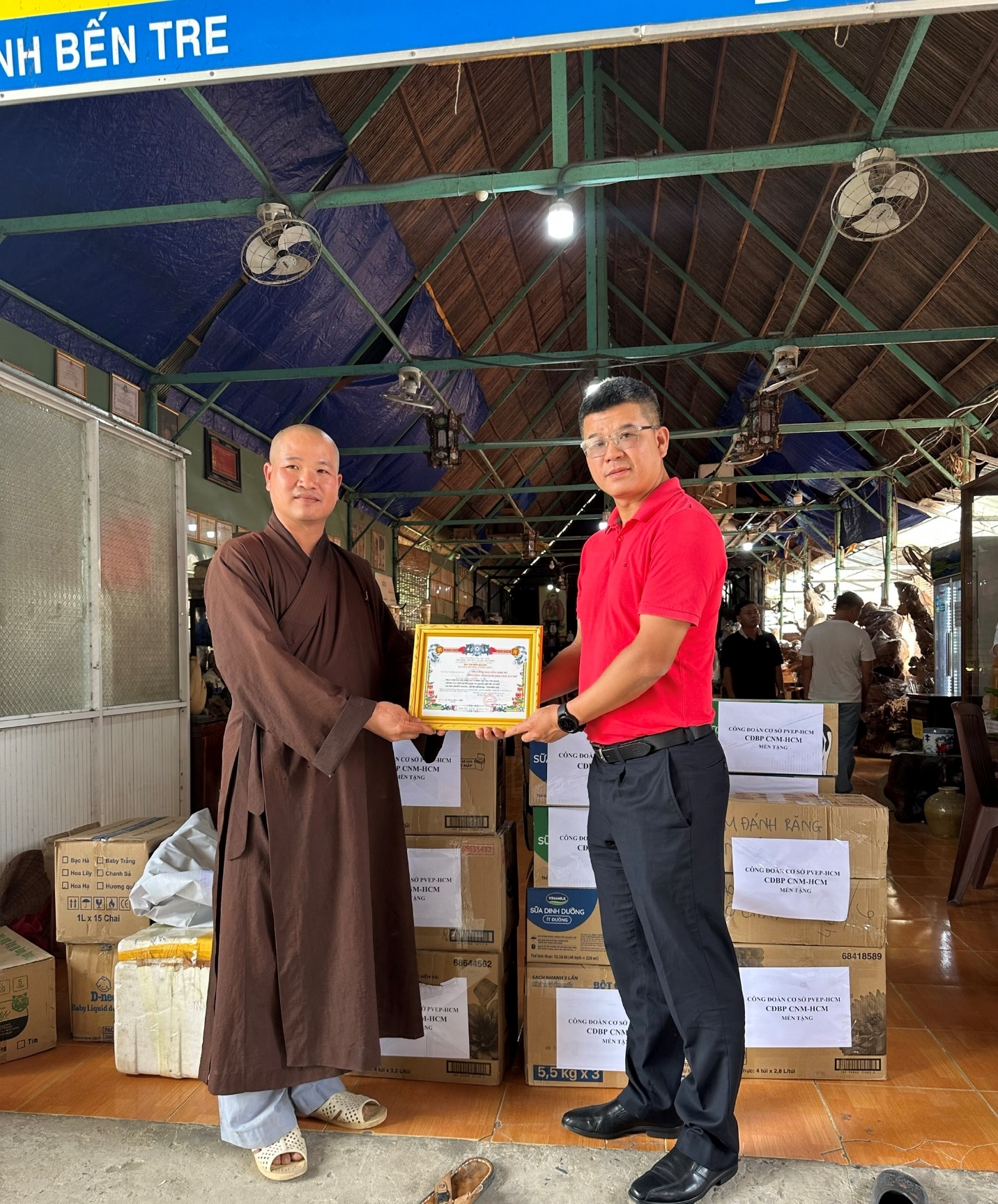 “Hành trình về nguồn - Chia sẻ yêu thương” của Công đoàn bộ phận Công nghệ mỏ