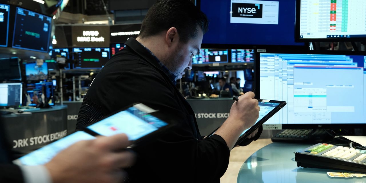 Thị trường chứng khoán thế giới ngày 13/3: Dow Jones tăng điểm đầu phiên khi SVB được giải cứu