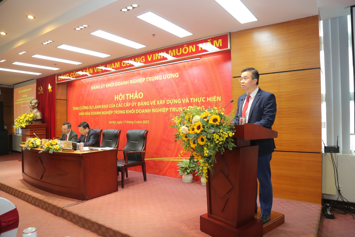 Tăng cường sự lãnh đạo của các cấp ủy đảng về xây dựng và thực hiện văn hóa doanh nghiệp trong Khối Doanh nghiệp Trung ương