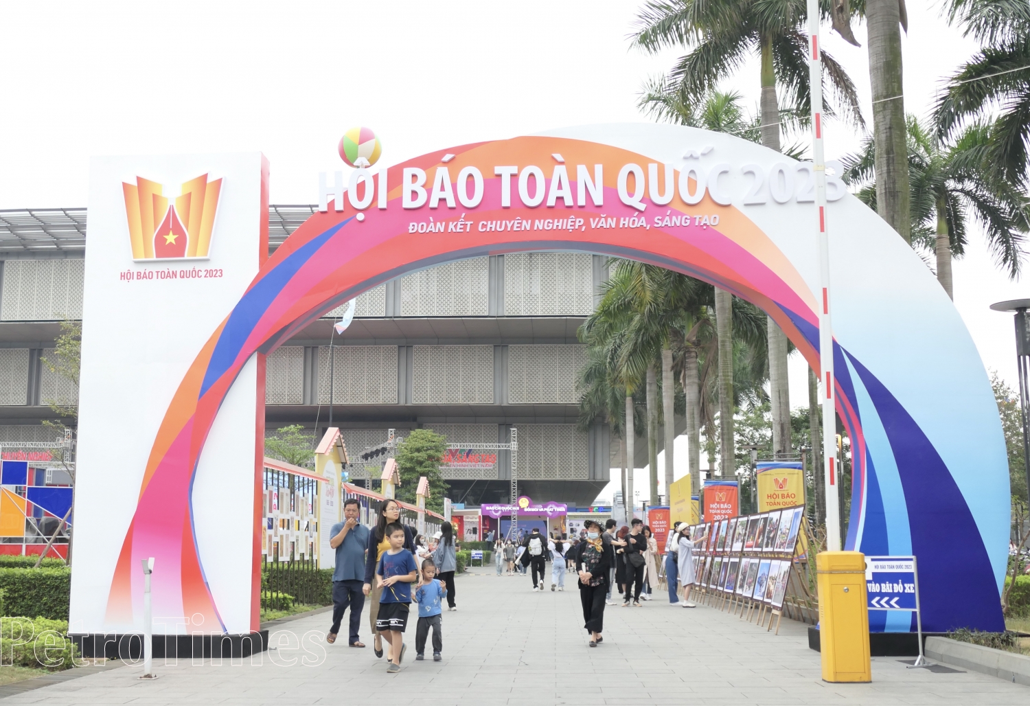 Hội báo toàn quốc 2023: Phát huy tinh thần đoàn kết, chuyên nghiệp, sáng tạo Hội báo toàn quốc 2023: Phát huy tinh thần đoàn kết, chuyên nghiệp, sáng tạo