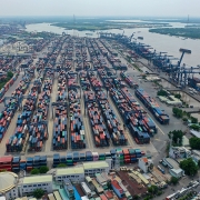 Tin tức kinh tế ngày 20/3: Việt Nam nhập siêu 0,49 tỷ USD trong nửa đầu tháng 3