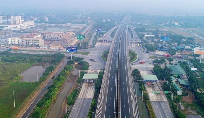 Đường cao tốc phải có quy mô tối thiểu 4 làn xe hoàn chỉnh